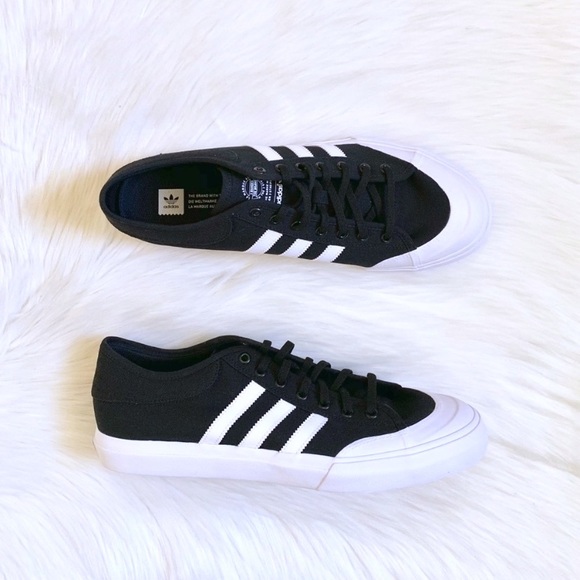 Adidas Matchcourt Shoes In Black/White - Picture 2 of 8
